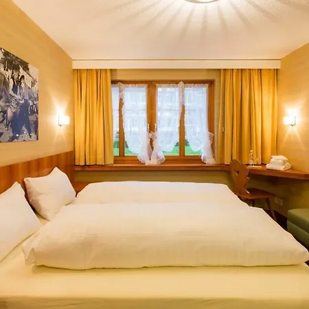 Gasthaus Marktplatz 3* هيريساو